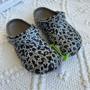 NWT animal print Unisex crocs
